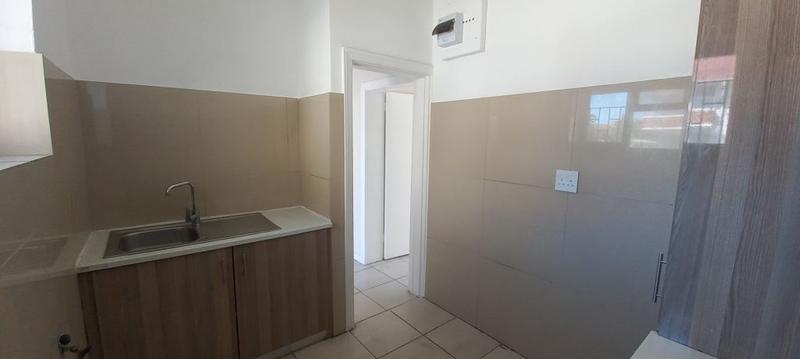 To Let 1 Bedroom Property for Rent in Goodwood Central Western Cape